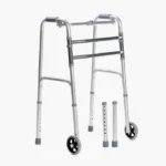 Tripla hodalica za starije sa aluminijumskim ramom i ergonomskim ručkama