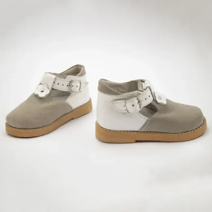 Bela i zelena ortopedska cipela za devojčice sa prevrnutom kožom i belim cvetićem